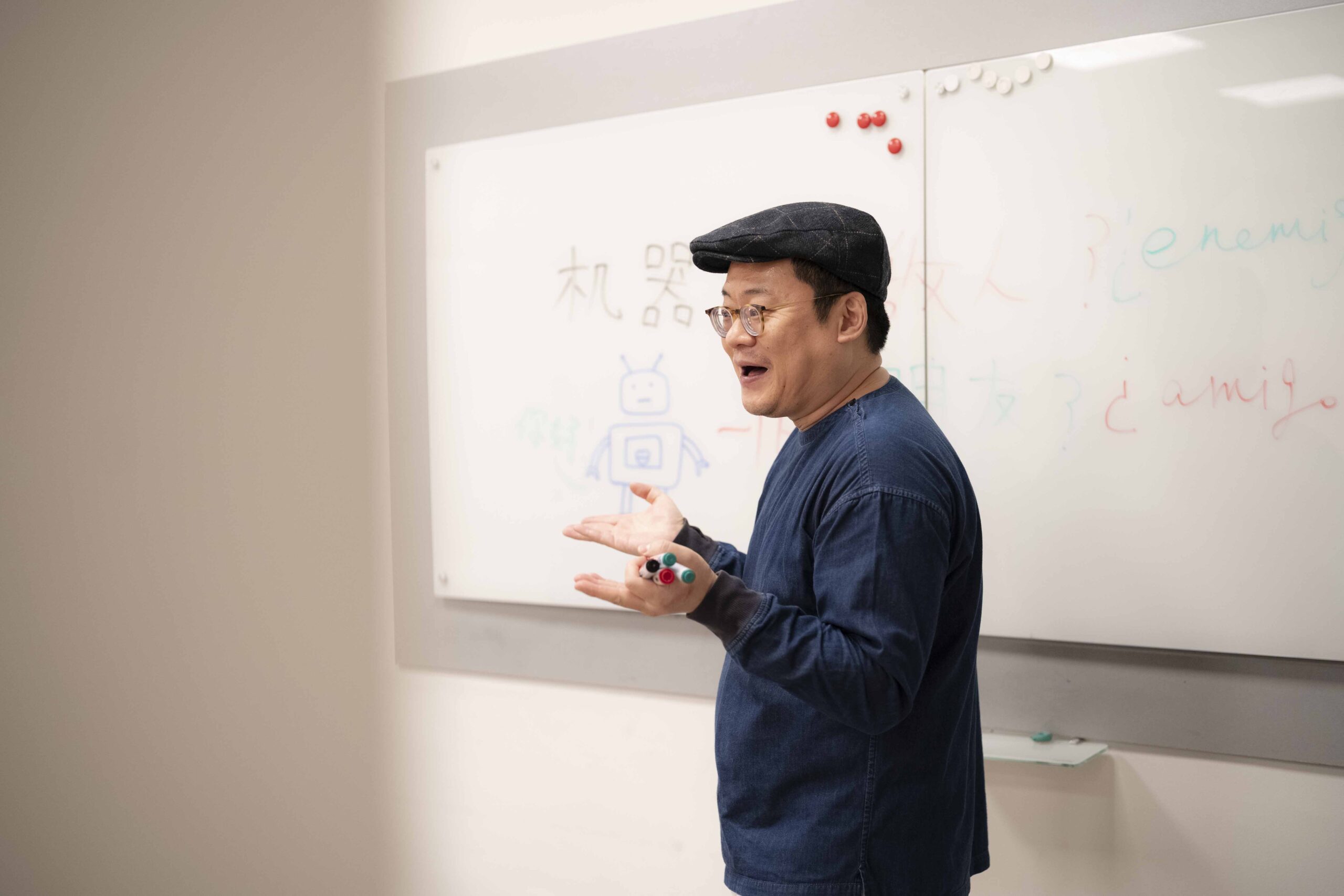 20251211-profesor-de-chino-Li-Chenguang-dando-clase-4-web