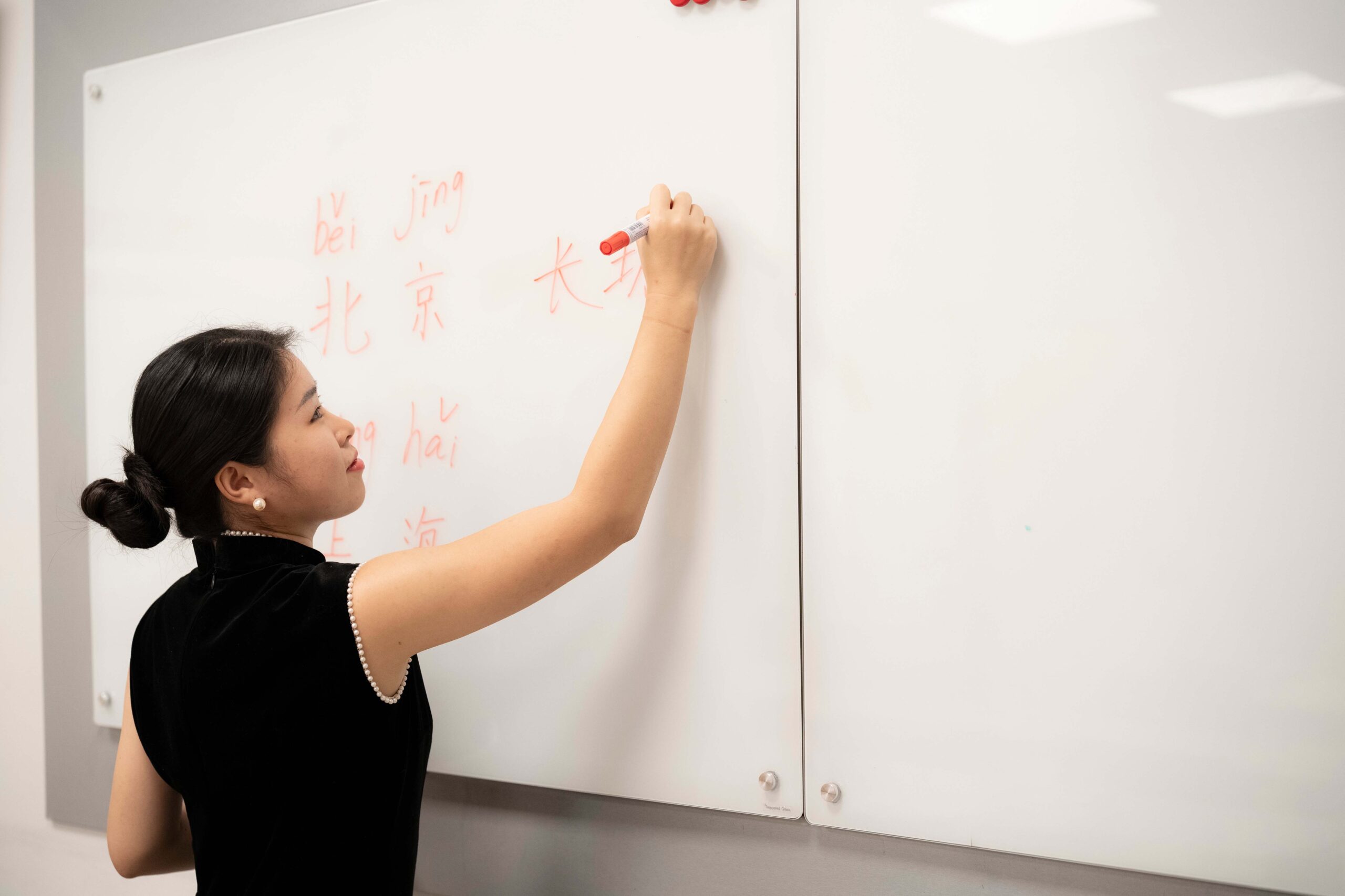 20251211-profesora-de-chino-Shi-Lili-en-clase (29)-web